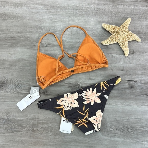 ROXY MIND OF FREEDOM FIXED TRI TOP CLASSIC CHEEKY PANT BIKINI SET - Picture 8 of 13